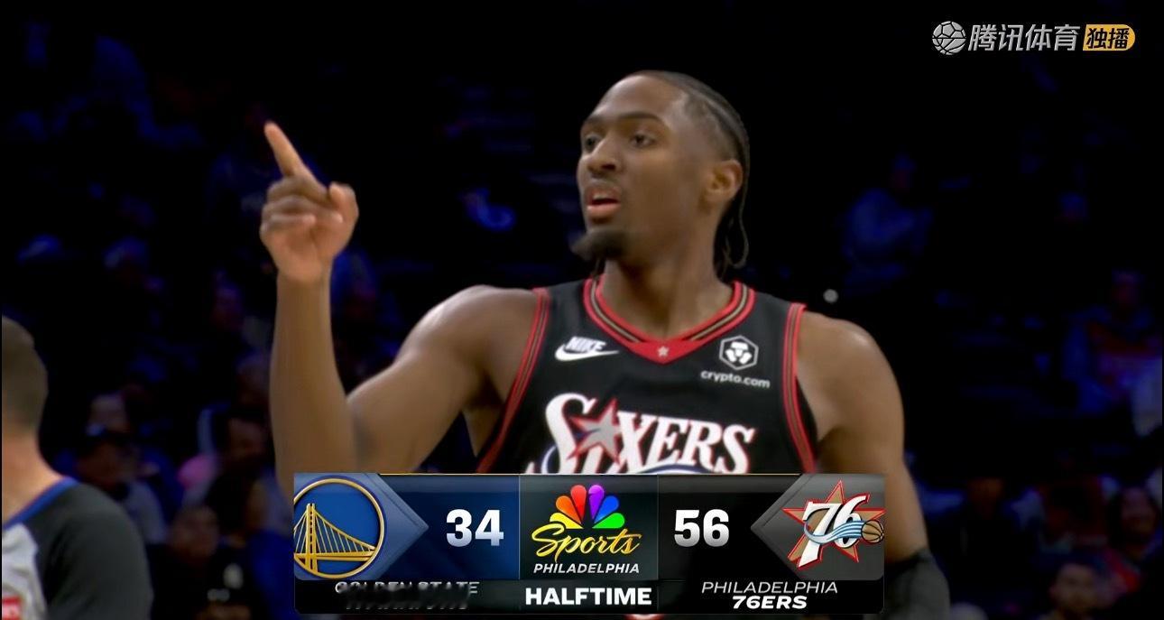 半场比赛结束 ，费城56-34勇士，追梦也在刚刚疑似受伤，库追巴都倒下了，今天这