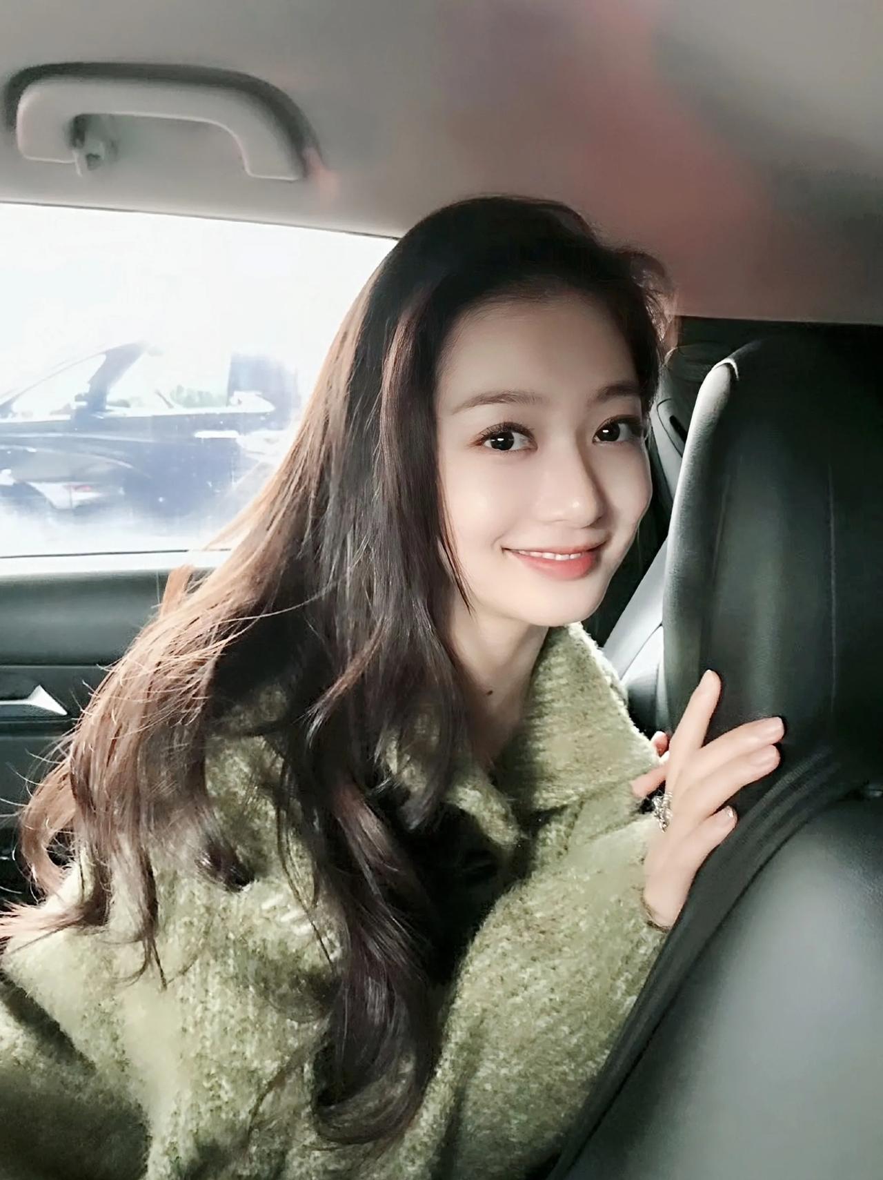 @冯琳 最新～喜迎圣诞节[比心]