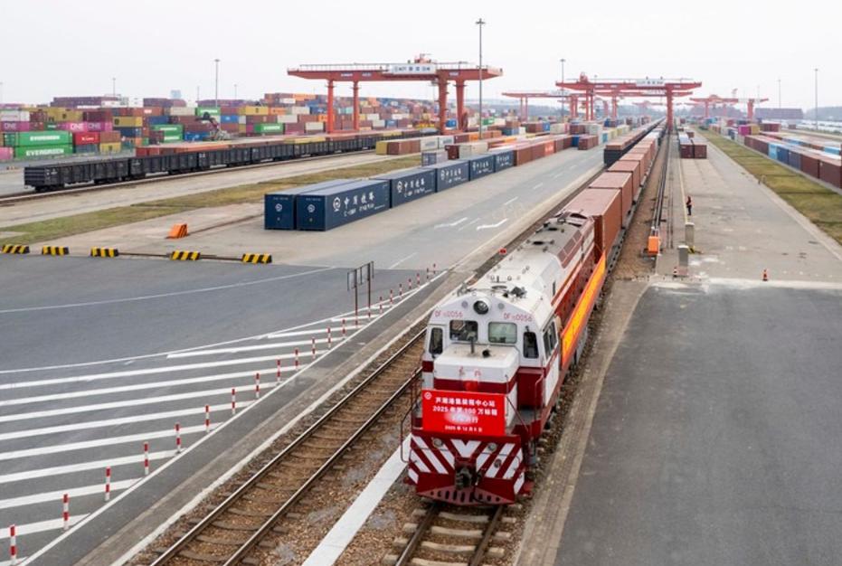 87%支持率！中国清洁技术席卷全球南方，软实力碾压美欧碳壁垒
 
中国清洁能源技