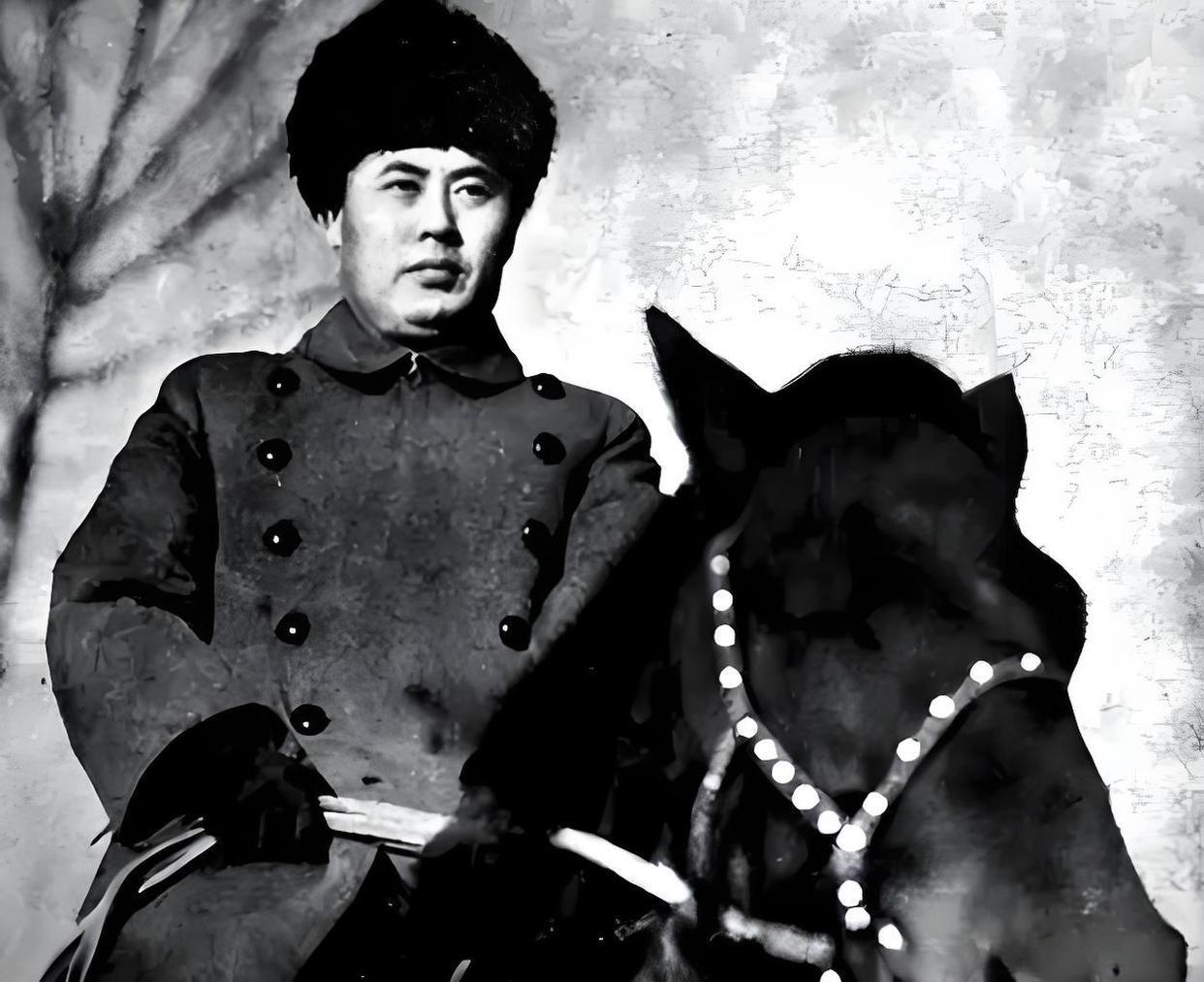 没想到傅作义攒了半辈子的命根子王牌35军，居然毁在军长贪一晚热炕头！1948年郭