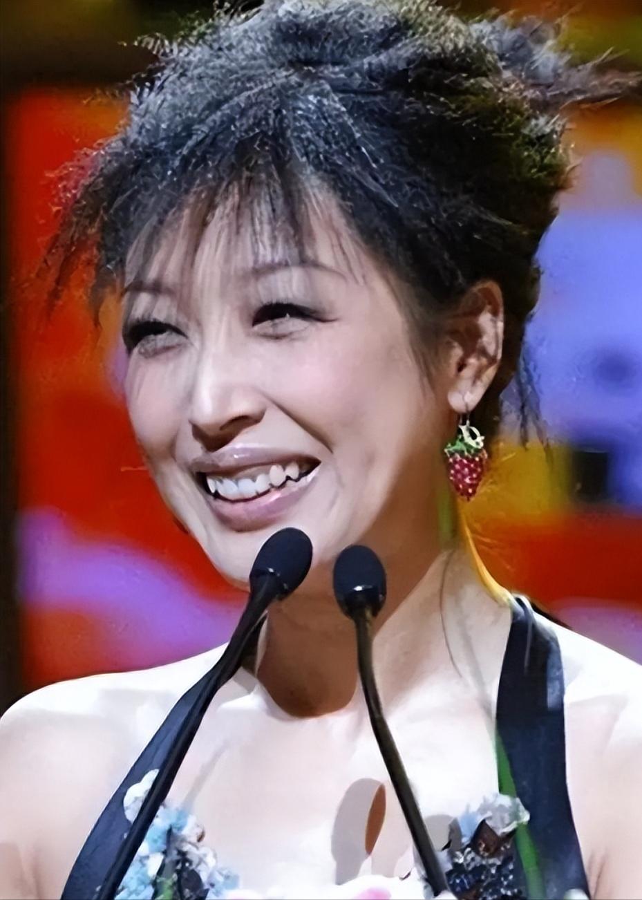 1994 年，孙悦为买下《祝你平安》版权，给要结婚的哥哥打去电话：“哥，你能不能