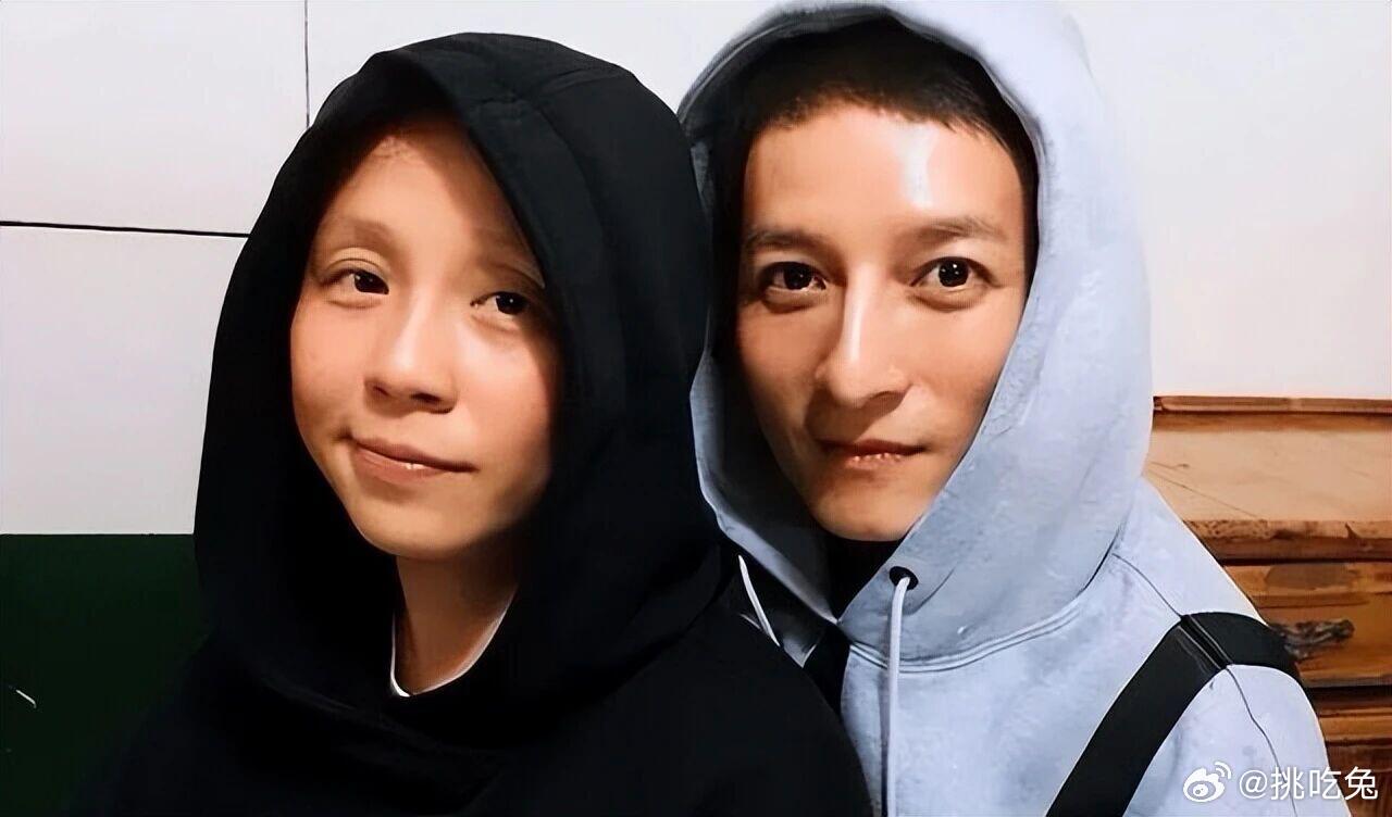 曝李维嘉龙丹妮在一起过厉娜许飞的事应该让维嘉问龙丹妮 厉娜许飞的事应该让维嘉问龙