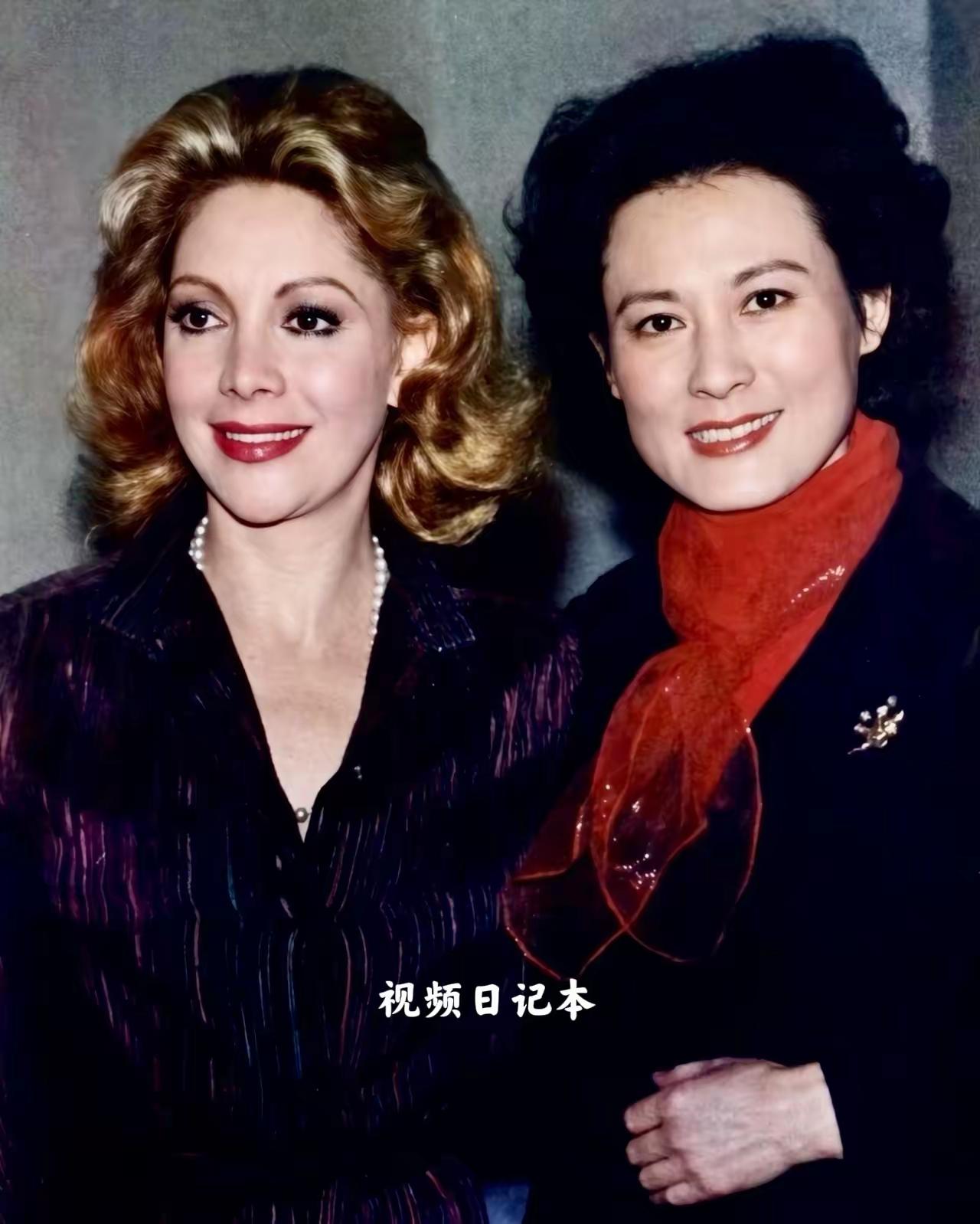 王铎：这是墨西哥女演员叶塞尼亚来中国的情景。至今，那首她和奥斯瓦尔多会面的钢琴曲