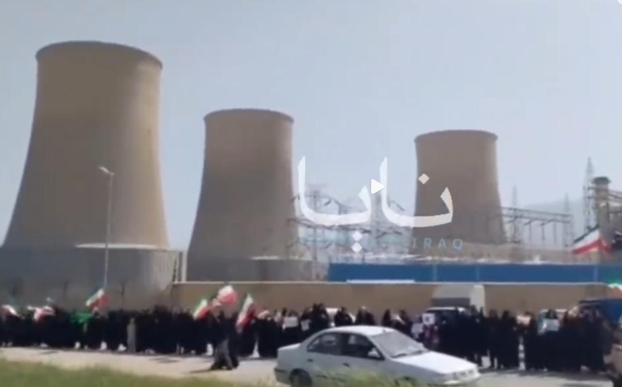 看到伊朗人这一幕后，美方终于决定接受停火建议！
 
4月7日，在距离美国总统特朗