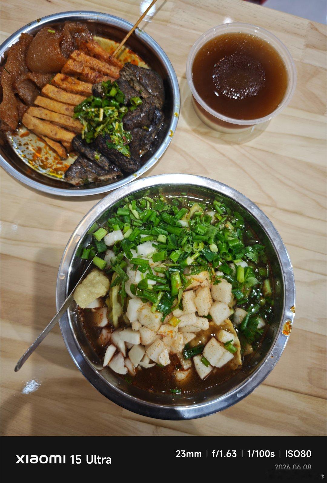 螺蛳粉，猪皮臭豆腐花干，冰渣豆花
