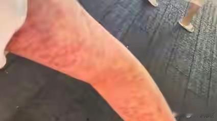 “又被成功的坑了一把！”广东，一男子到南宁旅游，路过按摩一条街时被路边大妈拦住，