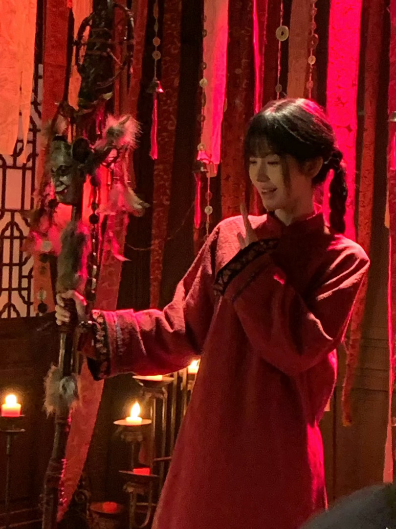 jjy鞠婧祎万花世界 jjy鞠婧祎苏绿夏 你眼底浅浅笑意，能抚平我心底层层褶皱꒰