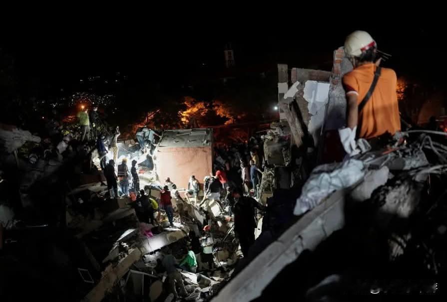 哥伦比亚西部强震的死亡人数增加到至少132人，另外570人受伤。