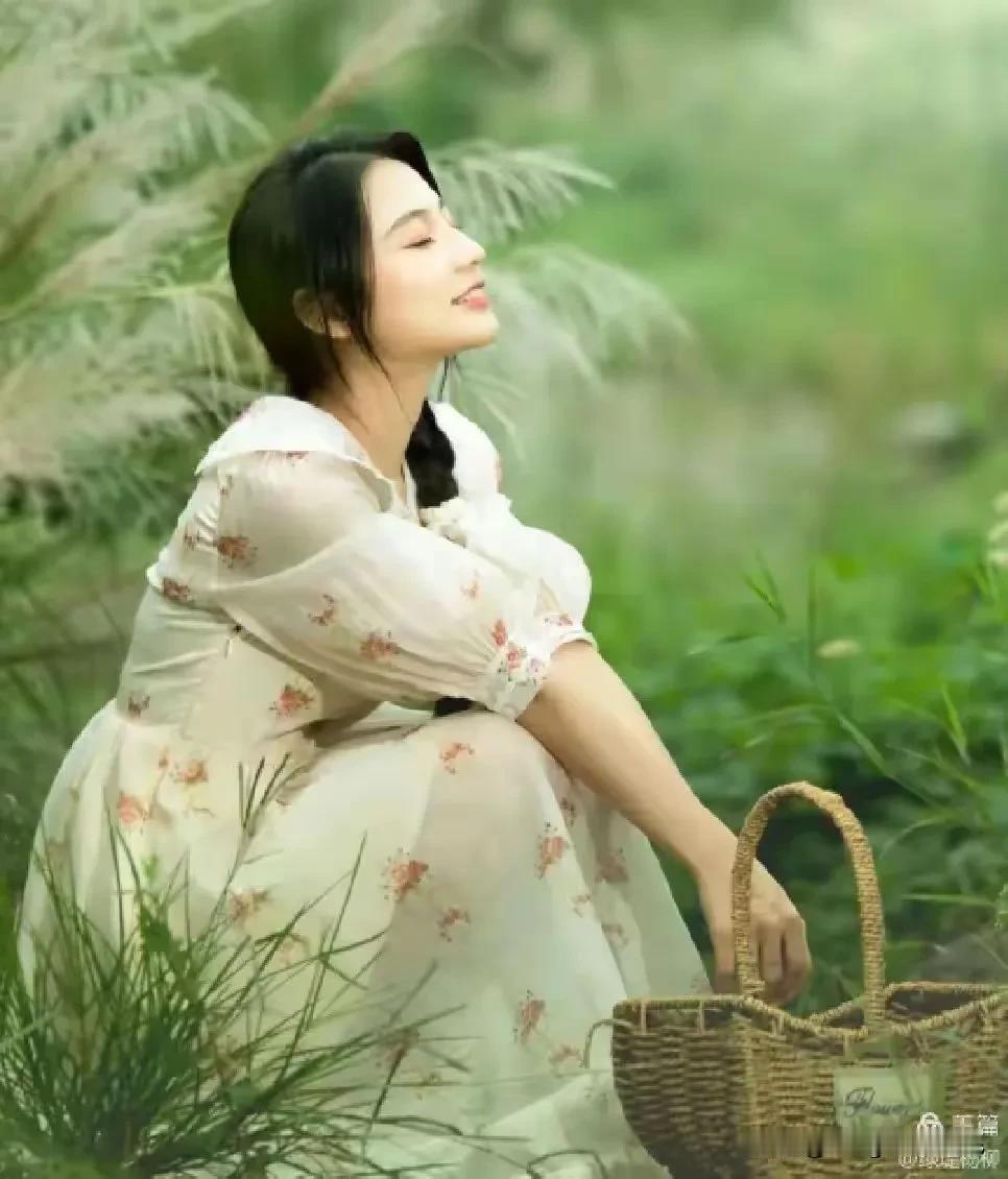 不知不觉，十二月来了，愿我们在新的一月里，开开心心，好运连连，事事如意！
冬日生