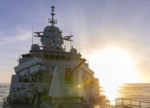 澳方“图文巴”号过航台湾海峡时的异常举动，是典型的以军事手段进行的政治试探，反映