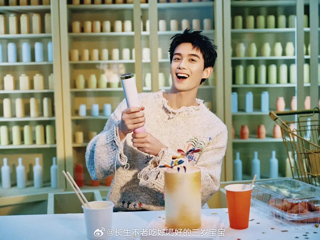 徐娇回应 生日快乐！平时都是一本正经的发型造型，偶尔来一个独特的太帅了 