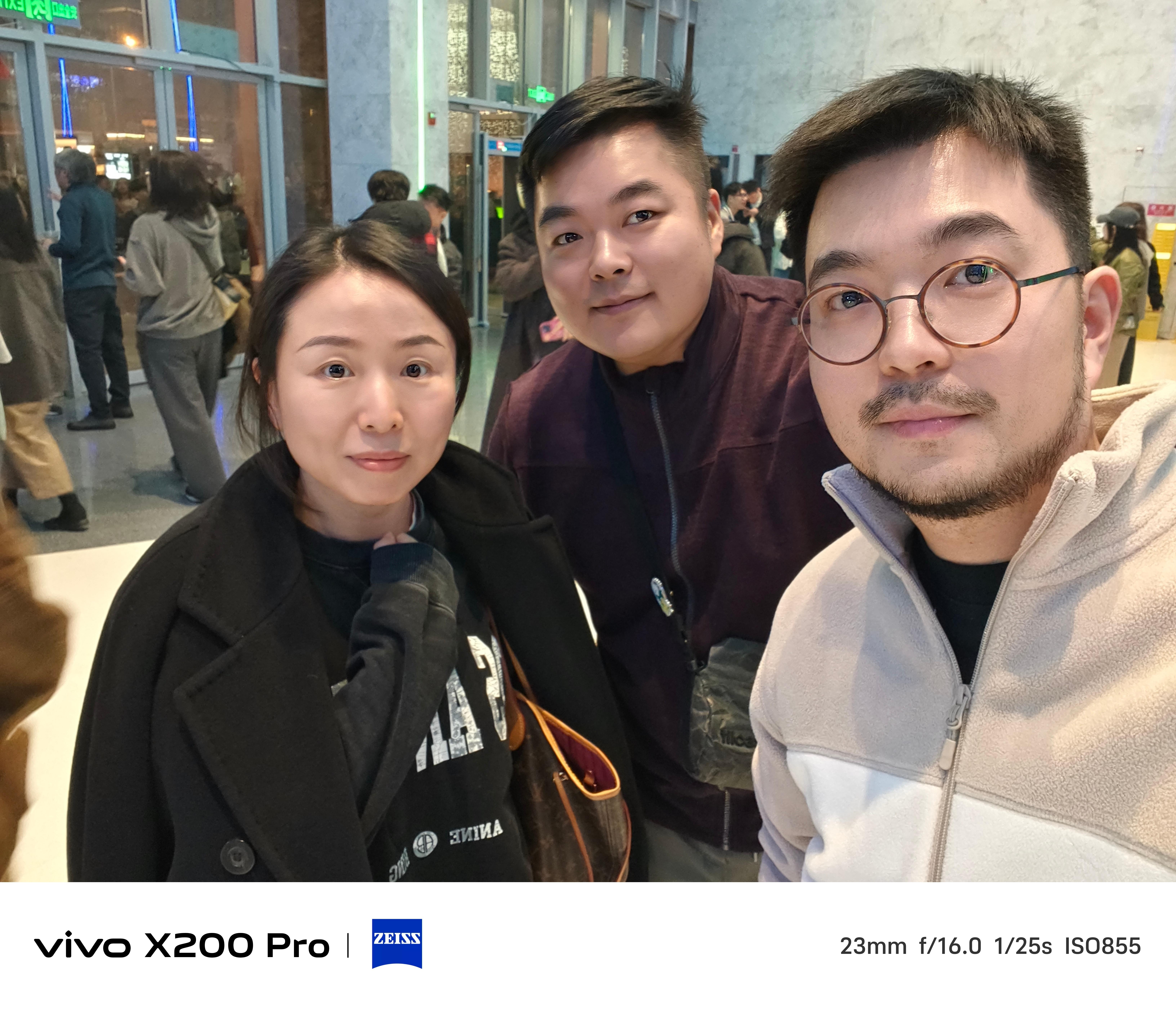 笑死，找我约酒，我说我正在看Live呢，结果扭头就在现场碰到冰爷了，别特说他也刚