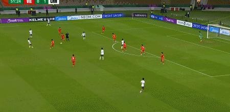 U23国足两球领先向余望破门 这射术！向余望左脚劲射破门，中国队2-0领先越南！