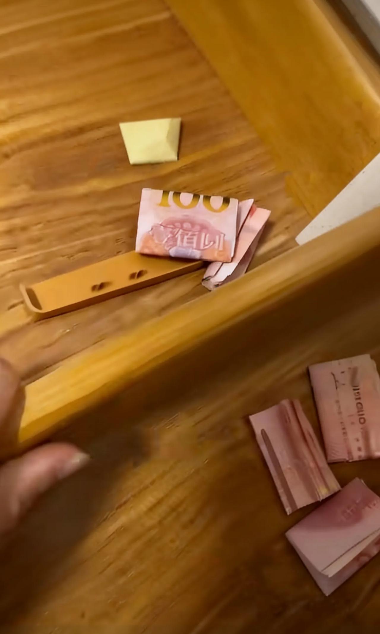 这位丈夫背着妻子藏私房钱被发现，真相让无数人破防
 这是近日发生在辽宁大连一段真