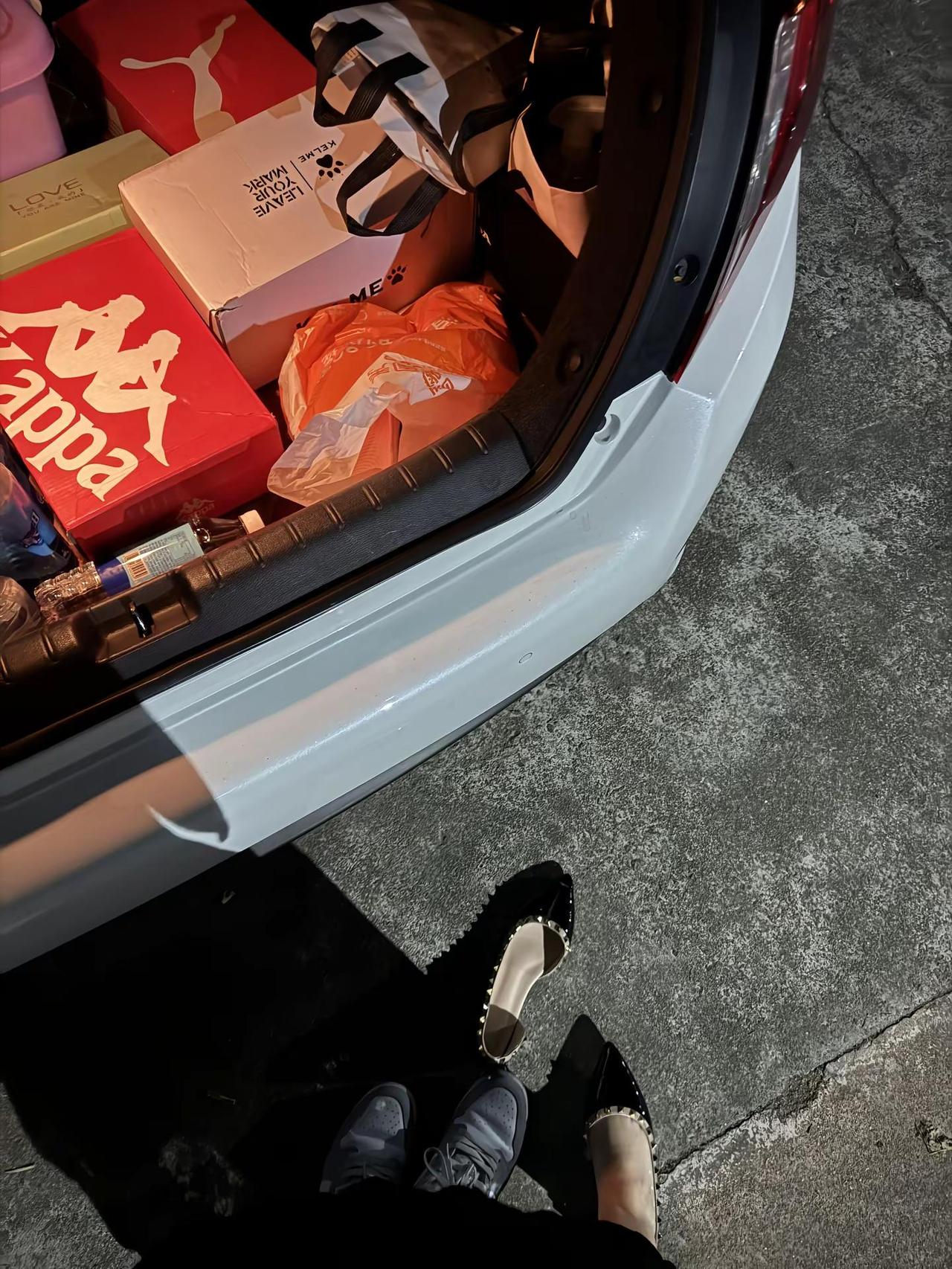 今年好好干 争取买件碎花裙 也感受一下 Polo衫的深情生活碎片