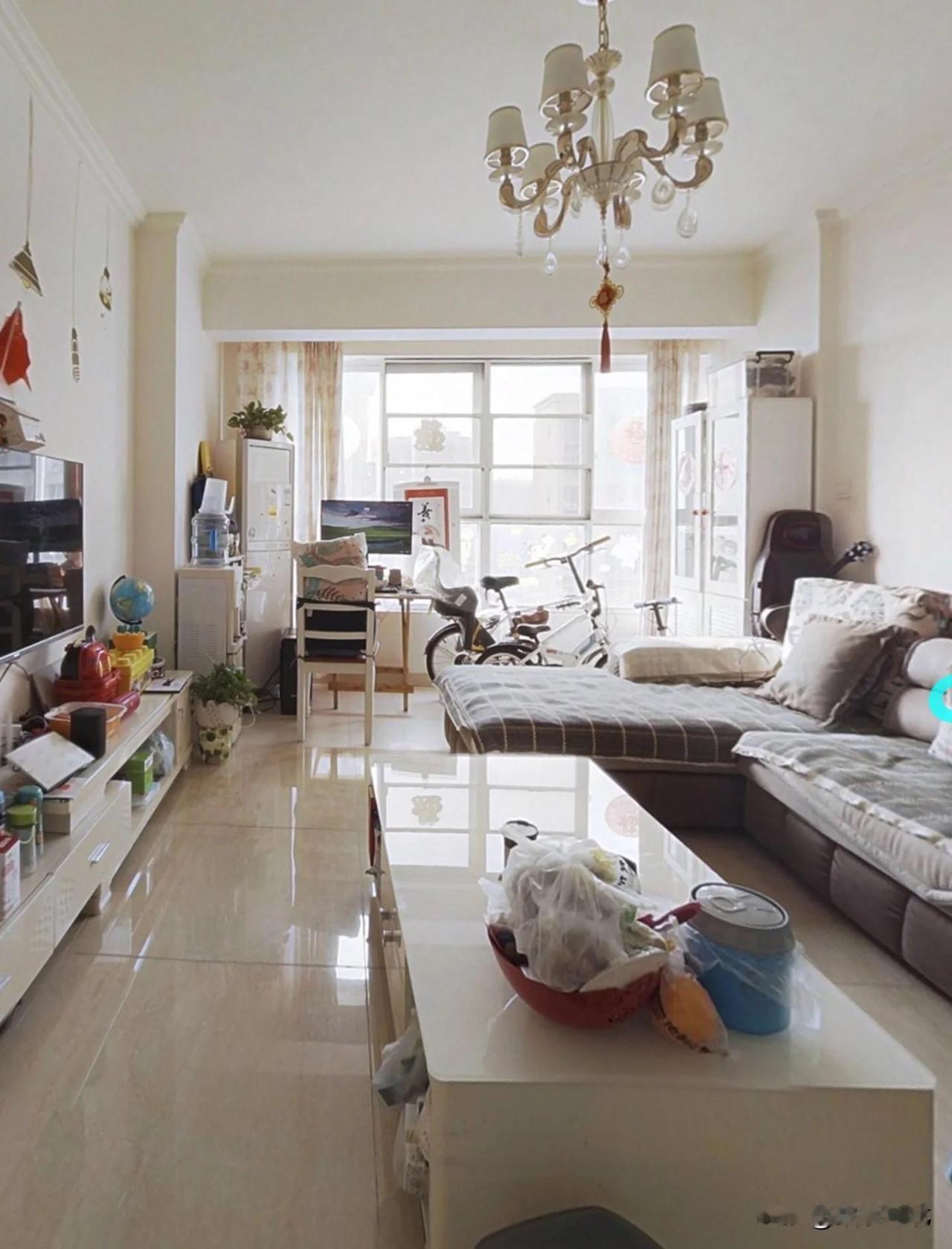 年前，一个朋友在石家庄南二环附近买了套房，90多平，精装修，总价不到70万，算下