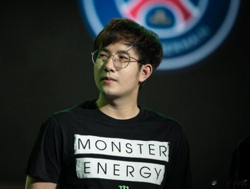 森哥说今年自己会尽力打，不留余力，至于打成什么样子就要看命了dota2 ​​​