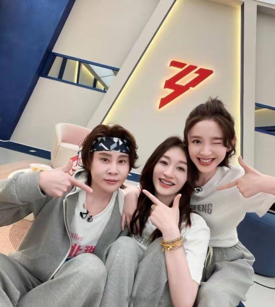 难听浪姐今年最炸裂名场面，居然是靠难听火出圈的！乘风2026名场面彻底爆火！李小