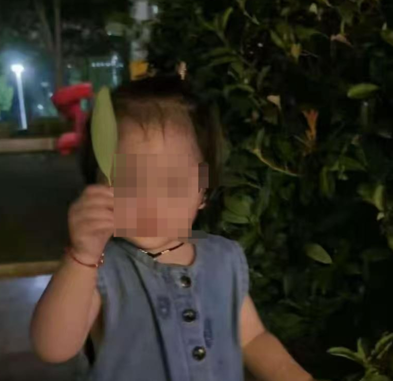 #女童疑被生父女友杀害案择期宣判#【常熟3岁女童疑被生父女友杀害案一审择期宣判，