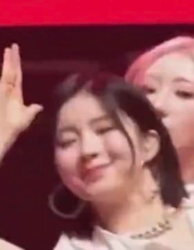 我笑的好难受 asa是克隆羊粉丝也是克隆羊 我只知道郑雅贤身材好不嚓⃟边⃟ 而且