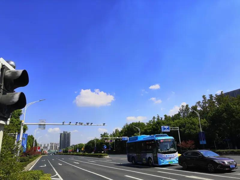 两京之战，半场平分秋色
北京北汽客场战南京天之蓝，半场48平。
南京队表现惊艳，