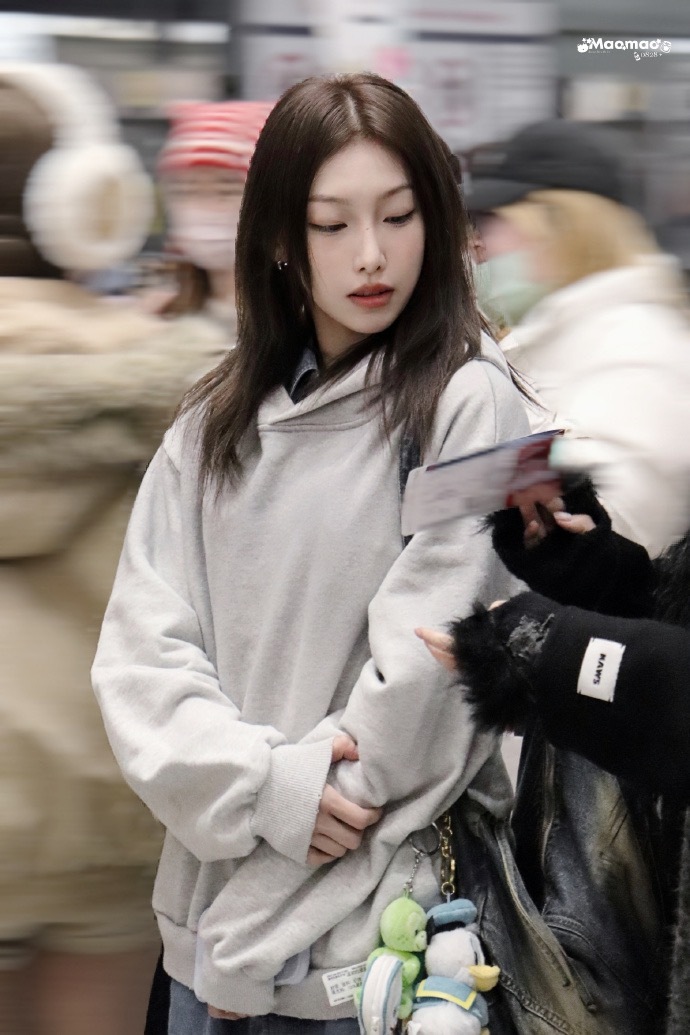 Red也是甄嬛传的兵 谁的甄学DNA狠狠动了！RED妹妹们探班2026江苏卫视春