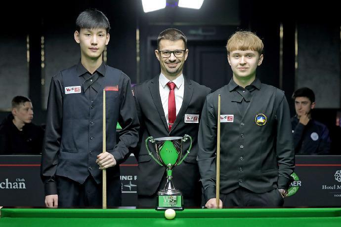 斯诺克：恭喜乌克兰选手迈克尔·拉尔科夫获得为期两个赛季的职业资格
拉尔科夫在20