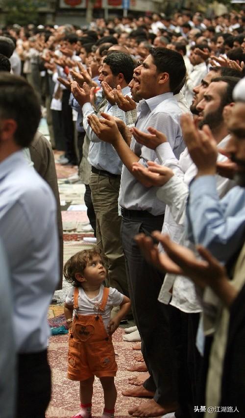 忍让是一种格局，那要看对谁。对侵略者，对刽子手，决不能忍让，如果忍让，只能是自寻