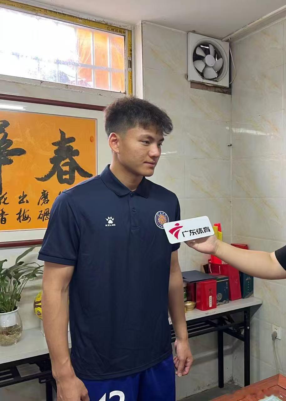 是时候该拿出这张照片了，汕头抽象曾经差点签下的男人中超联赛u23亚洲杯u23国足