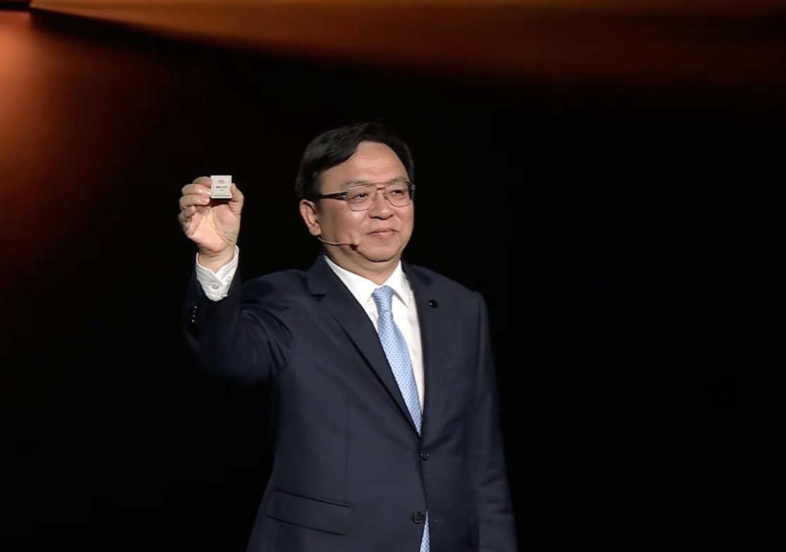 比亚迪芯片研发团队7000人以上，5座晶圆制造工厂，芯片路线：坚持自研与外部合作