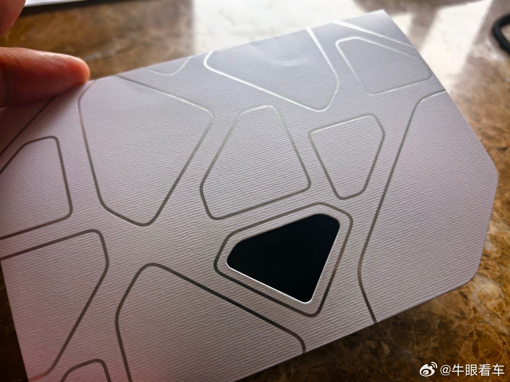 今天现场包括物料，好多这个几何元素，不知道呼应车上哪个细节freelander神