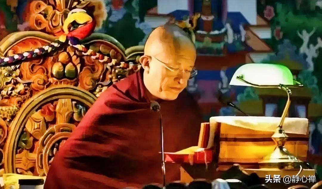 宗萨钦哲仁波切说：“你必须接受你是孤独的，你最好接受它。
一旦接受它，你就没有那