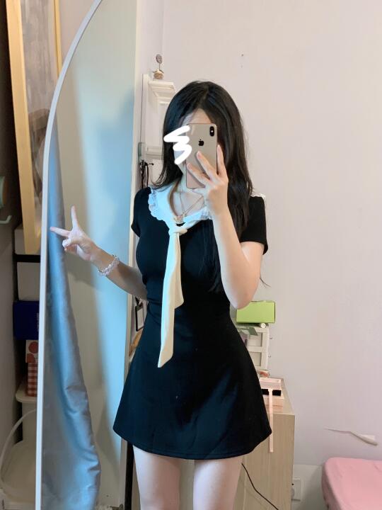 160 100乖乖小黑裙