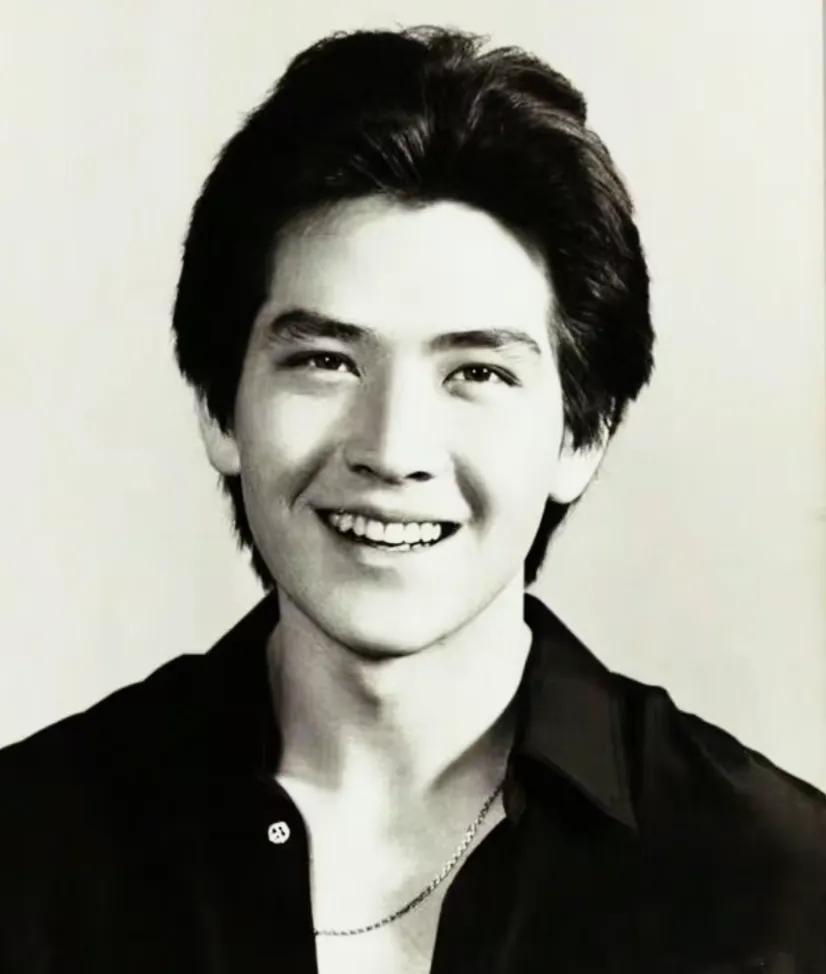 都是Kris差别怎么那么大
麻麻的Kris62了还是性感Daddy，我的Kris