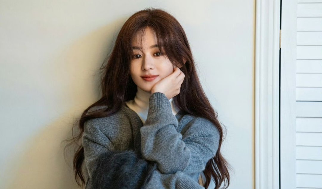 赵丽颖营业图，温柔貌美秋季女友！！ 长发好温柔 