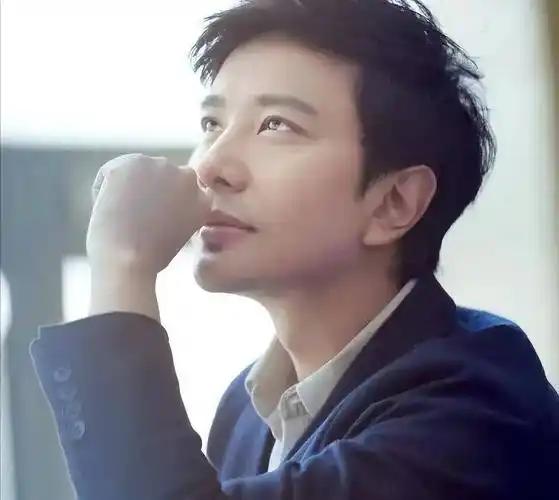 还记得他吗？曾在《人世间》里饰演水哥，水自流，在《悬案》第一单元里，饰演周丽的哥