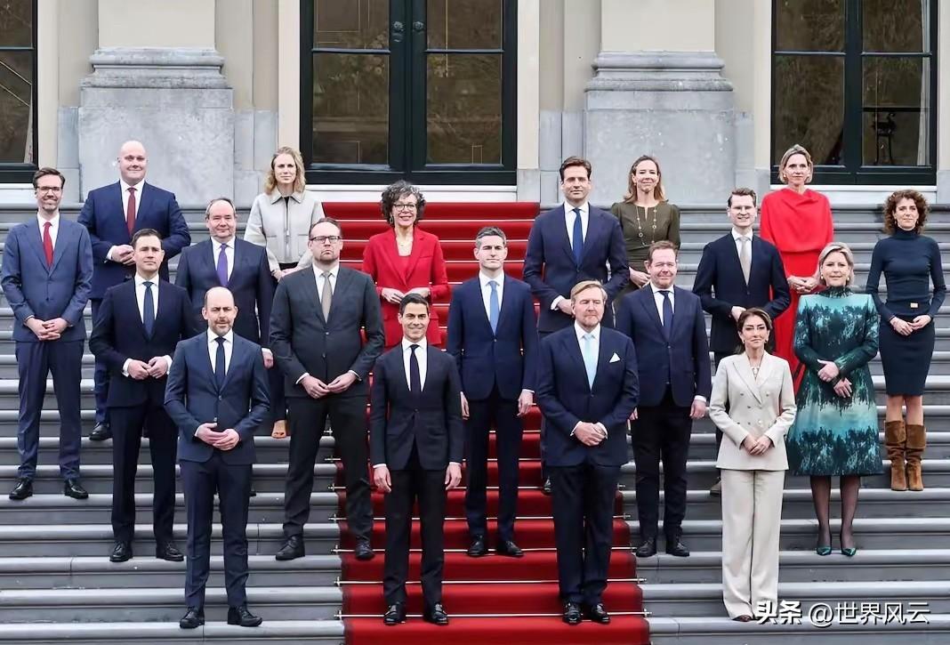 不等了，荷兰找中国。令美国没想到的是，荷兰新政府刚上台便找中国了，其目的也很简单