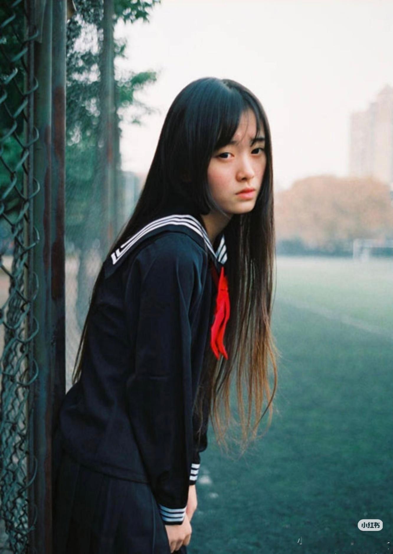 鞠婧祎早期冬日少女写真，好清纯 ​​​