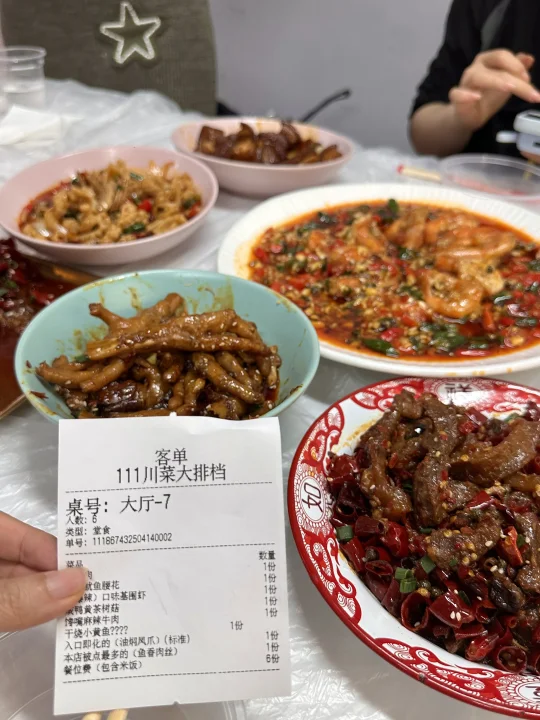 宜昌cbd！！不倒闭我会一直去的穷鬼小破店。。。