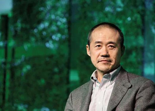 王石在一次采访中透露：他60岁到美国留学，为了学好英语，差点学抑郁。主持人一怔，