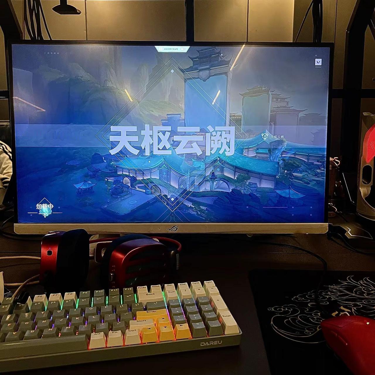 我宁愿去网吧通宵打游戏 一个人听歌 一个人散步 也不再愿意花时间去了解一个人了