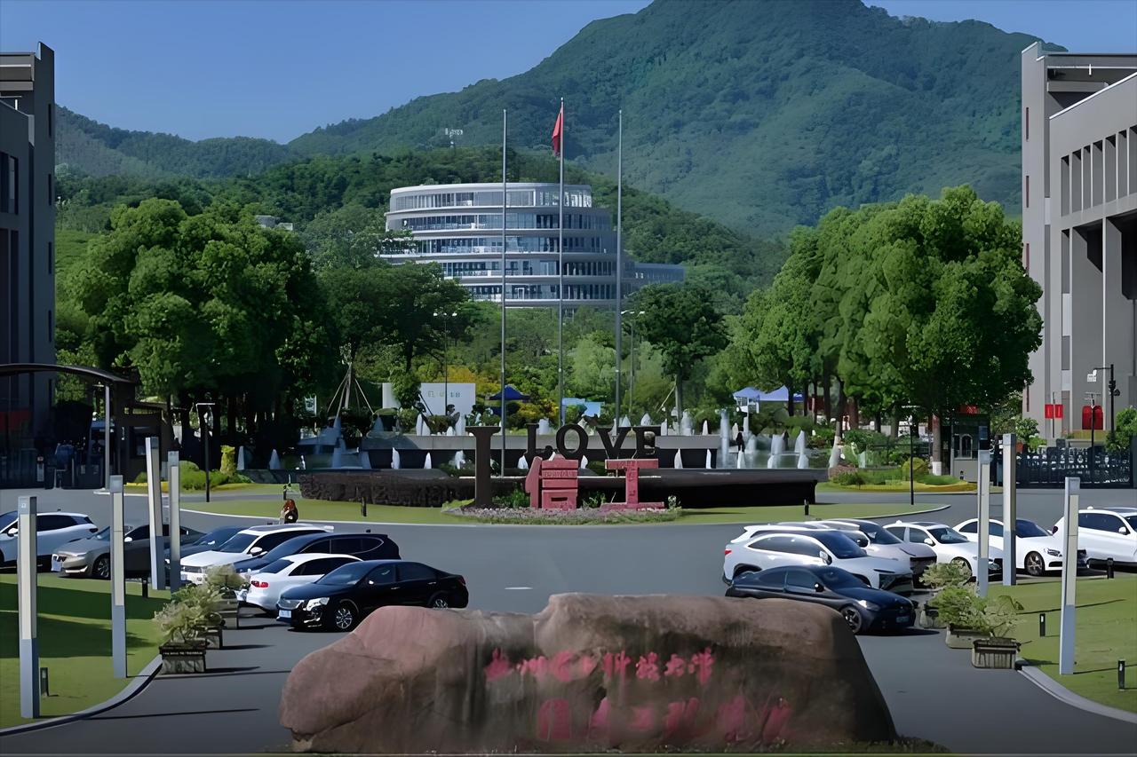 杭电信息工程学院河南录取爆亮点，高分生选应用型工科成新趋势

2026年高招录取