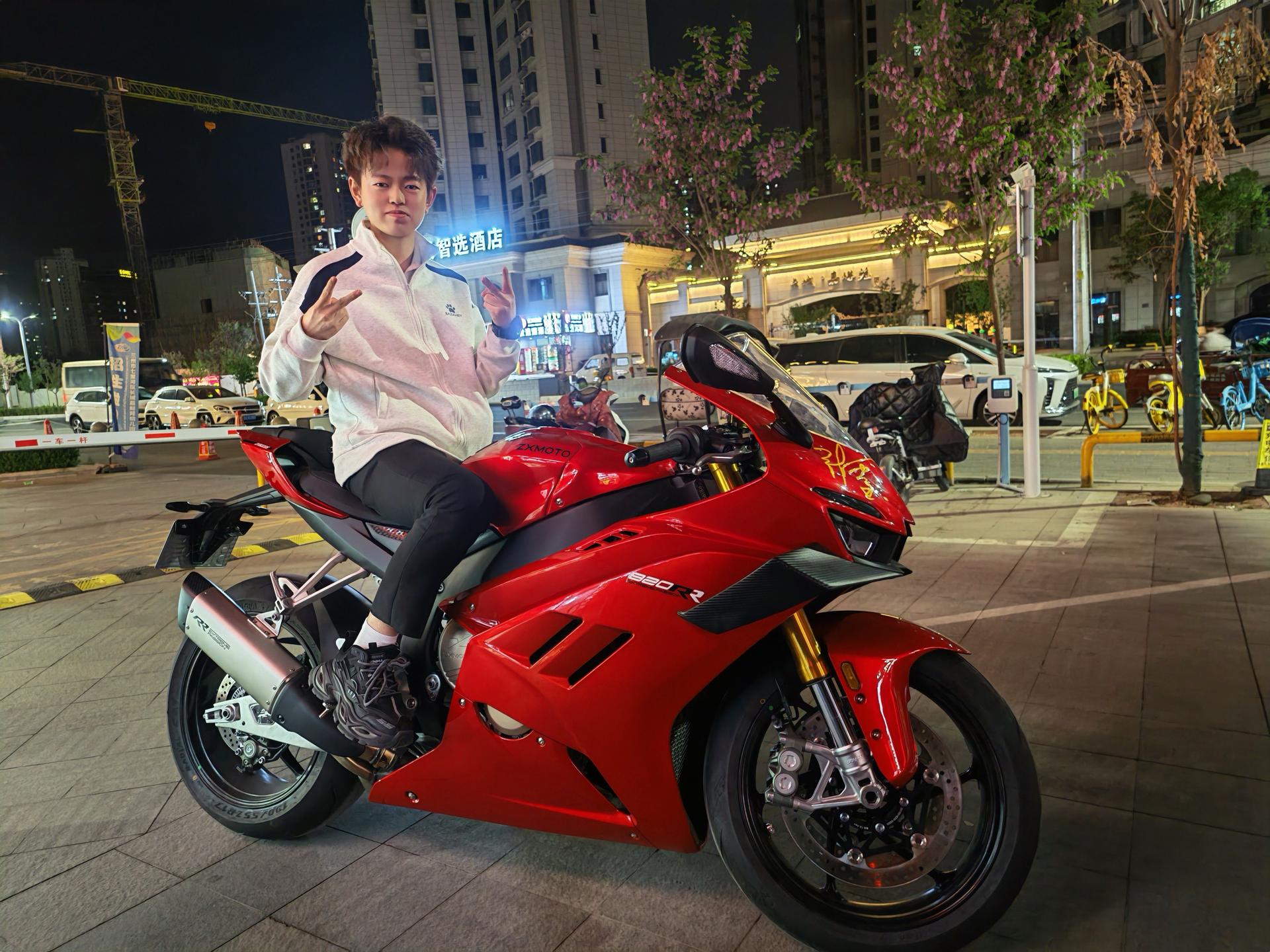 张雪820rr