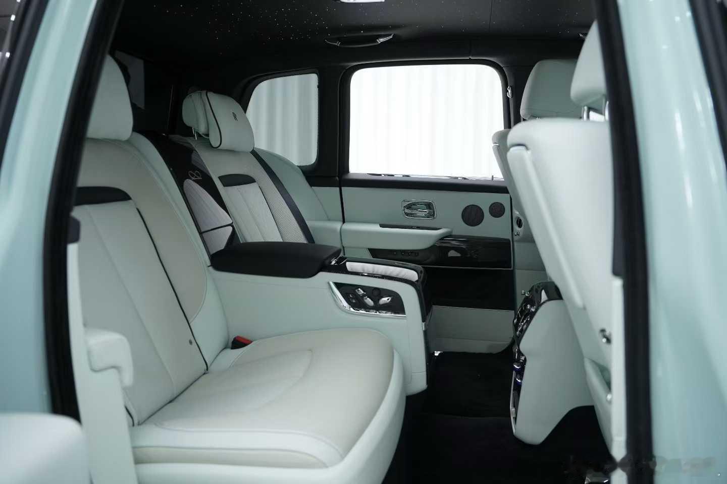 库里南BB版，定制嵯峨绿，一抹清新，奶油般的调色、限定内外配色…加急寻伯乐，20