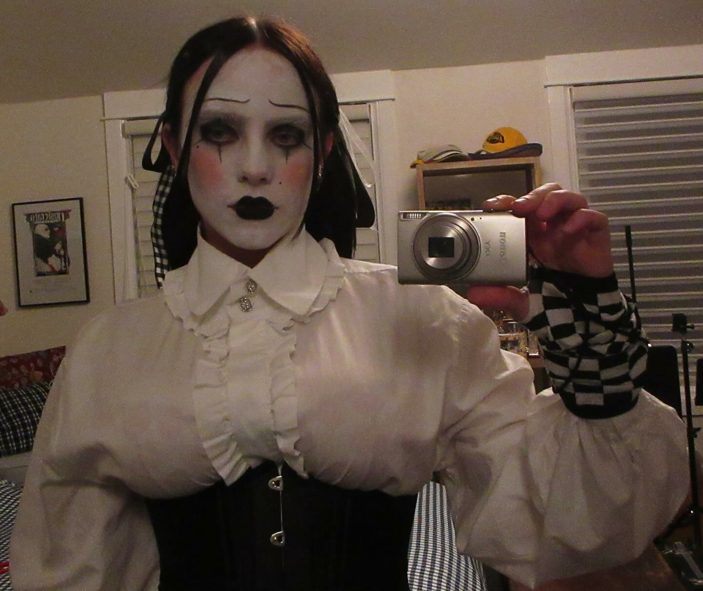 酷！碧梨Billie Eilish晒万圣节造型~~~[酷][666][亲亲][憧