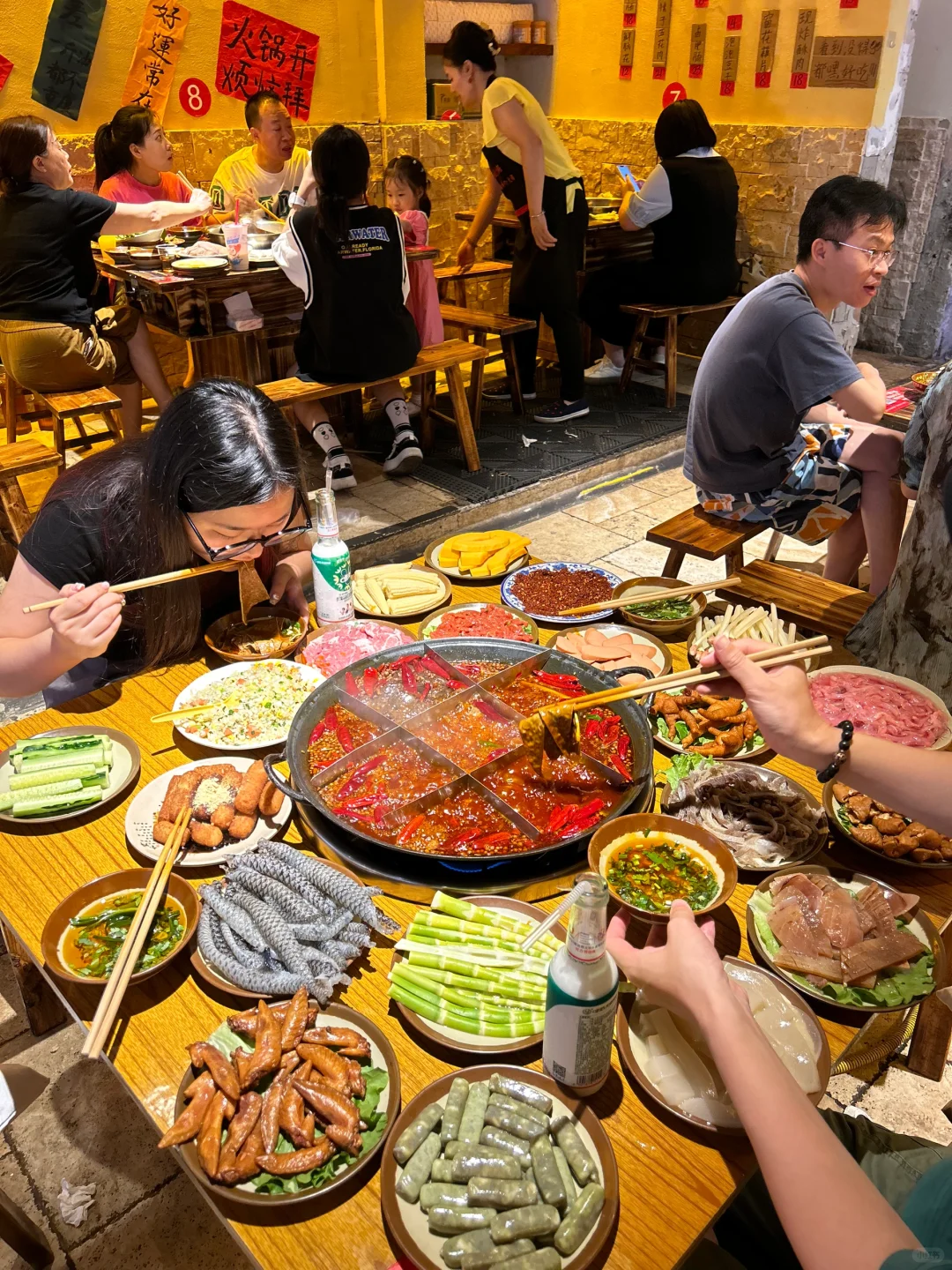 到底是谁说解放碑的火锅不好吃啊。。。。