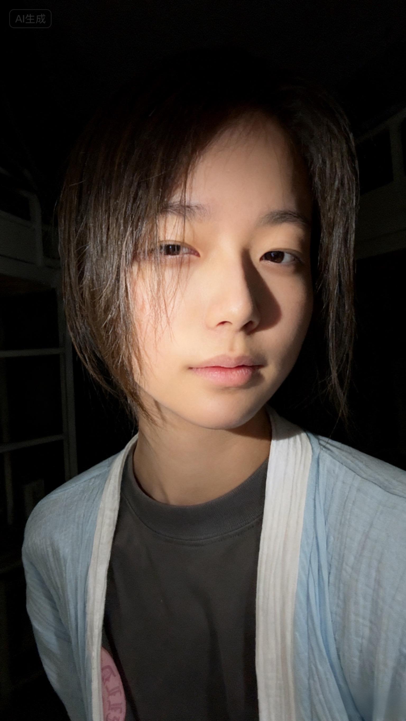 我的刘海难免回家 拍几张 p1豆包换背景 豆包你越来越可以了