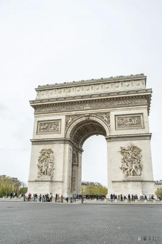 特朗普搞的“美国凯旋拱门”，可是美国建国250周年庆典的核心纪念物！

今年2月