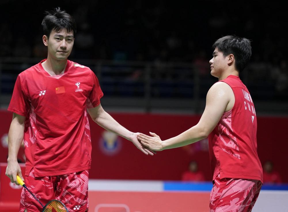 马来西亚公开赛
首轮比赛国羽男双一胜三负!
陈旭君/刘阳 24-22、21-13