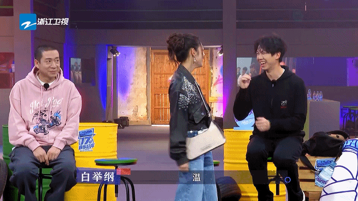 #希林娜依高的高是高手的高# 多元化来报到！面对导演组的情商题，小高有自己的标准